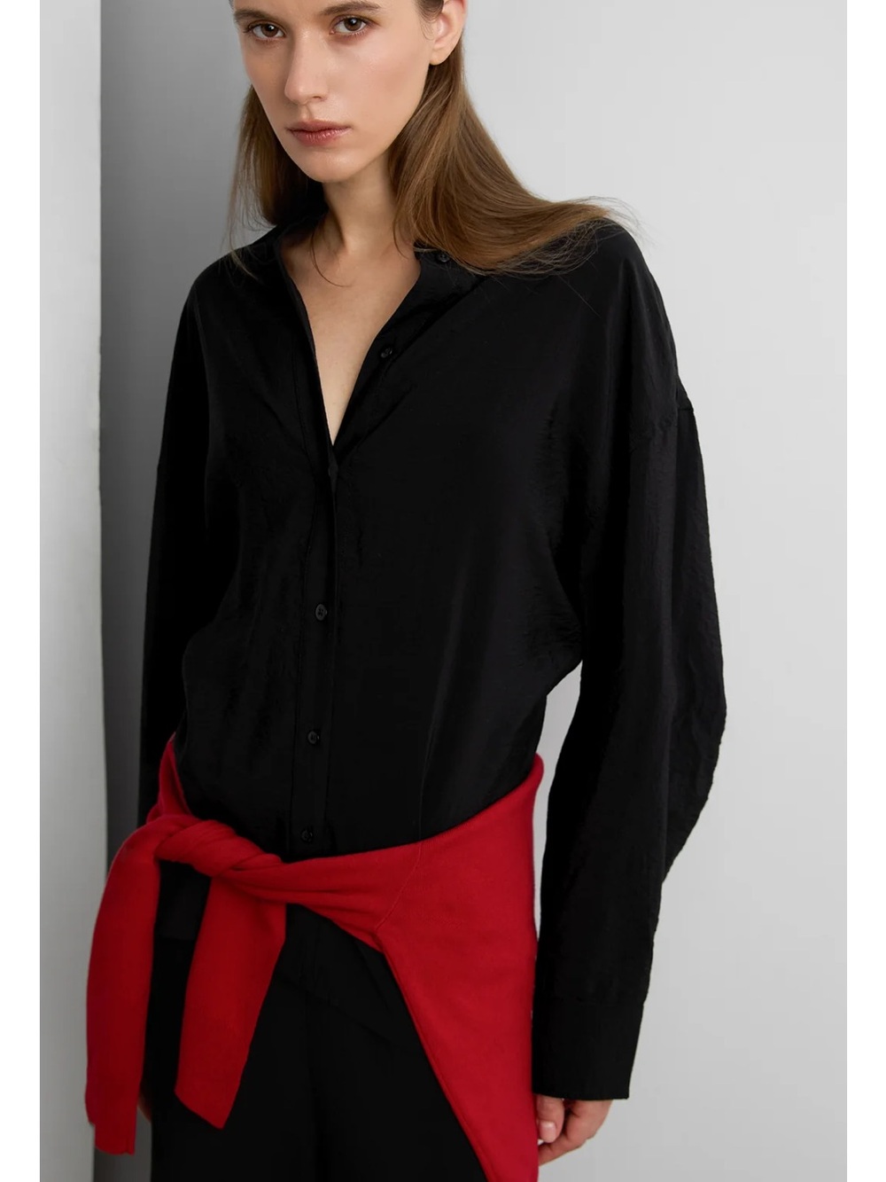 OAK + FORT women’s LIGHTWEIGHT CRINKLED SHIRT WITH BACK CINCHING BUTTONS